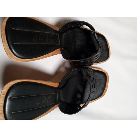 Vintage BCBG Wood and Leather Sandal Heels Size EU 37 (US 7B)‎ - Picture 8 of 9